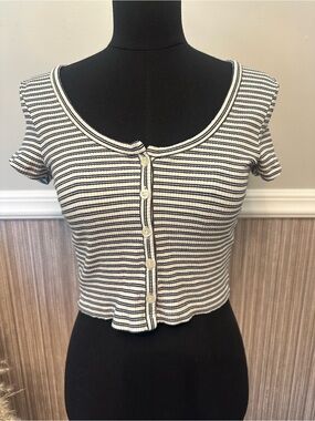 Urban Outfitters Ribbed Stripe Crop Top Henley Baby Tee Navy Cream Size Medium